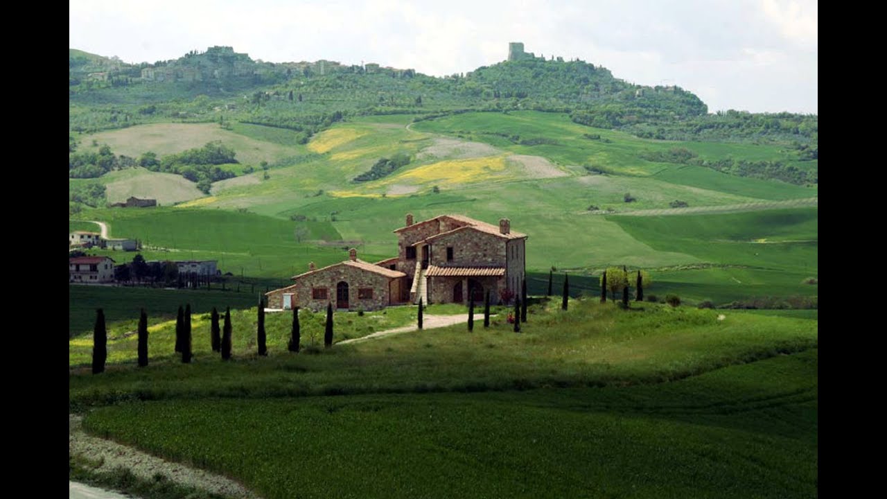 Tuscany farm house for sale near Montalcino  |  Casale Toscana vendita Val d’Orcia