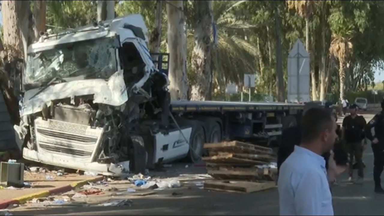 Police suspect terror attack in Tel Aviv as truck rams into bus stop
