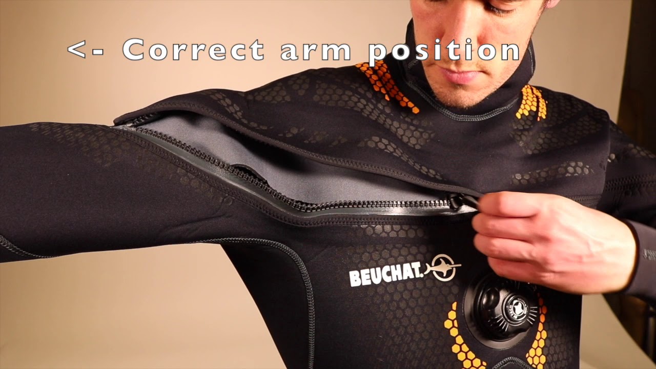 Closing a Beuchat chest zip HD Eng