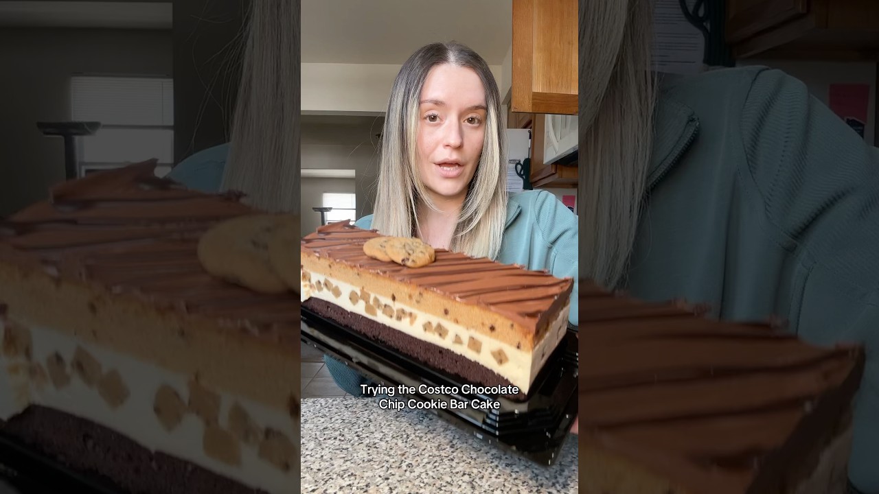 Наконец-то заполучила в свои руки торт-печенье с шоколадной крошкой из Costco! 