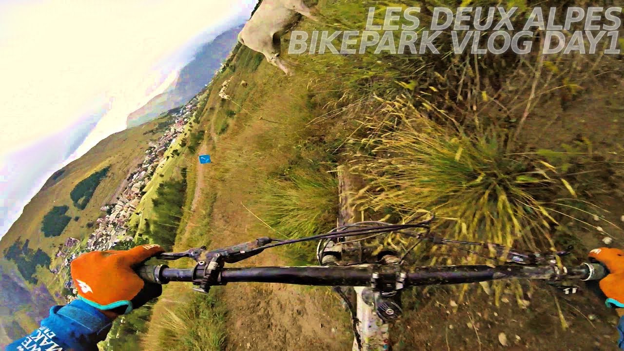 SNOW, MUD & CRASHES - LES DEUX ALPES BIKEPARK VLOG day1 -subtitled-