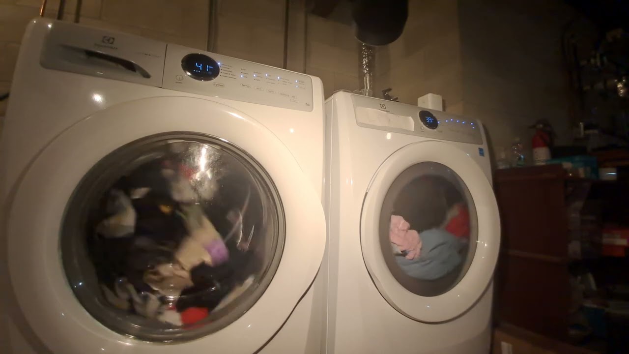 300 subs and small freak out cause spiders