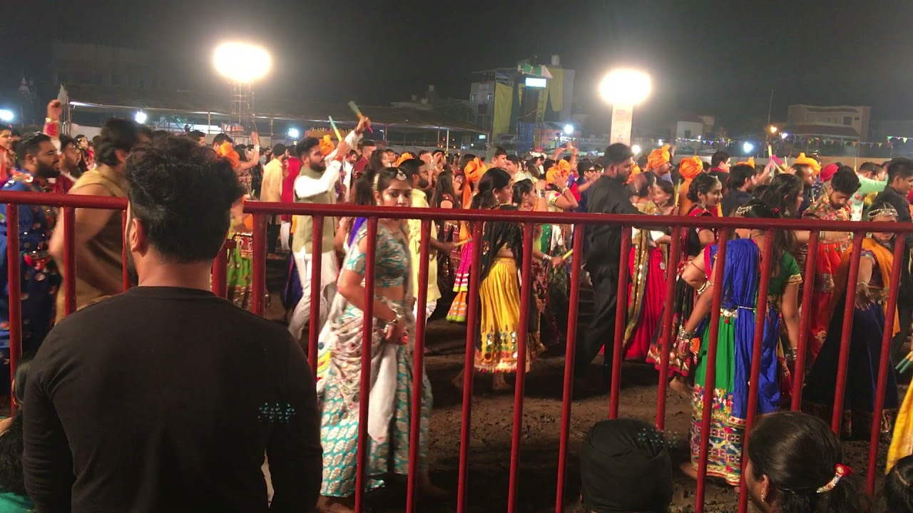 Aadha Hai Chandrama Raat Aadhi | Abhivyakti Garba Indore | अभिव्यक्ति गरबा इंदौर