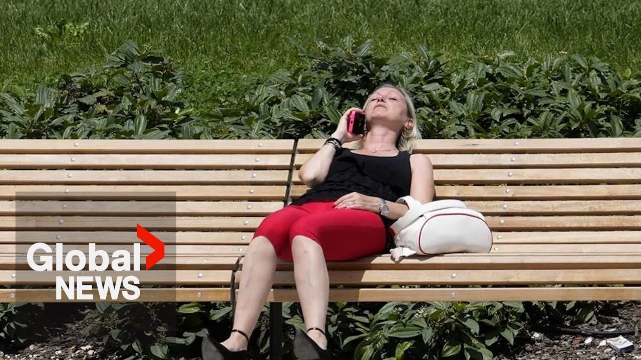 Europeans find creative ways to cope with scorching heat wave
