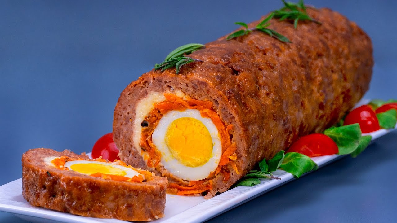 Připravuji ji ke všem narozeninám! Roláda z mletého masa s vařenými vejci.