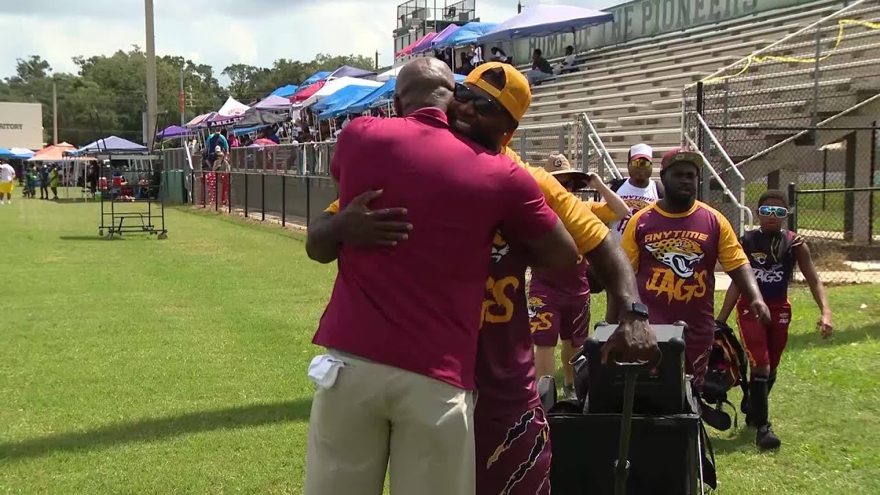Hall of Famer Devin Hester coaching son Dray to follow in footsteps
