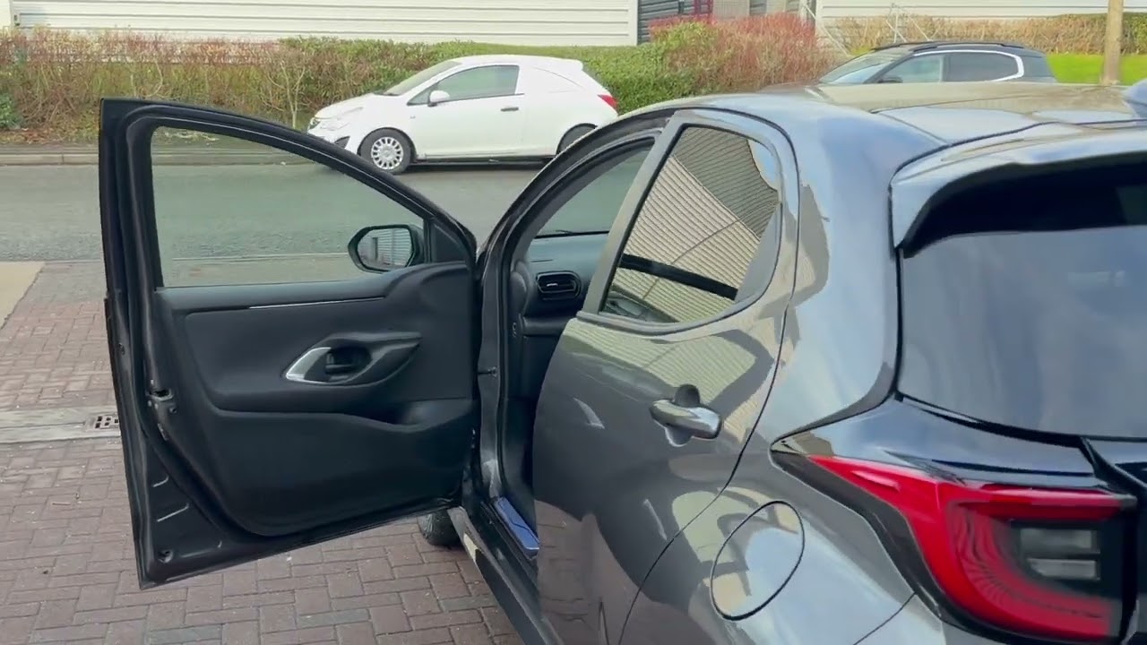 Toyota Yaris Hybrid ML72 LNP Walk Around
