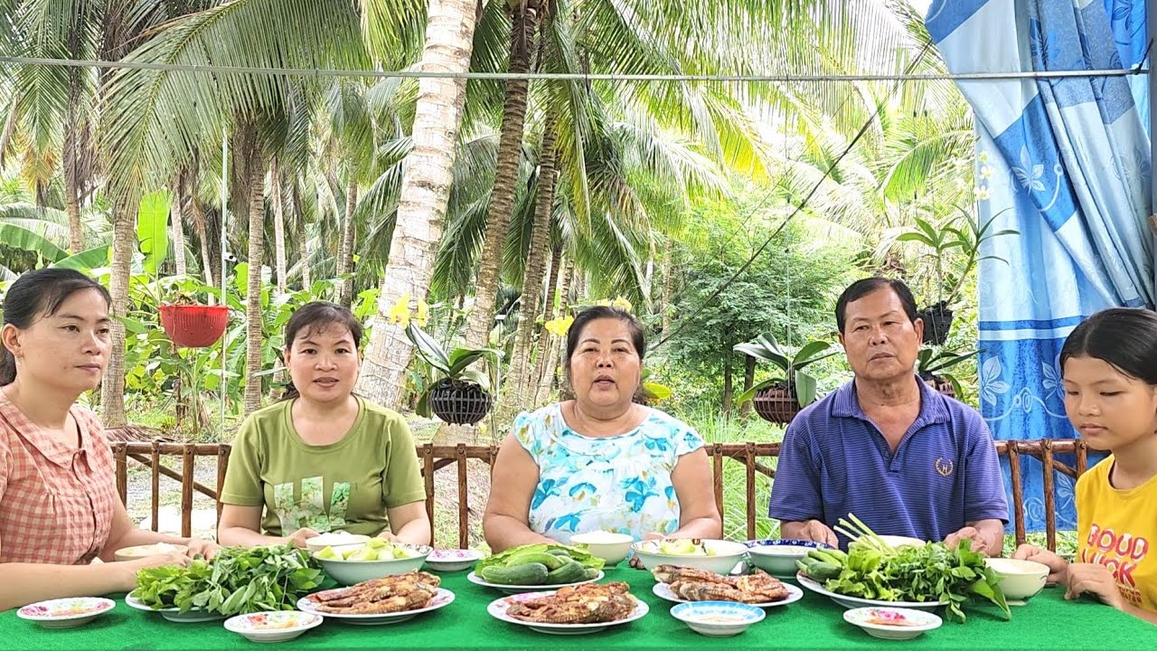 Gia Đình Buộc Phải Tạm Nghỉ Vài Hôm Vì Có Nhiều Công Việc Đột Xuất Cần Xử Lý | BQCM & Family T882