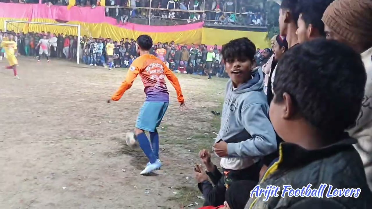 নাদিম  ১ ১ বাকমারি VS আমরা কজন বজবজ শাকপুকুর ফুটবল টুর্নামেন্টের হাইভোল্টেজ ম্যাচ। 