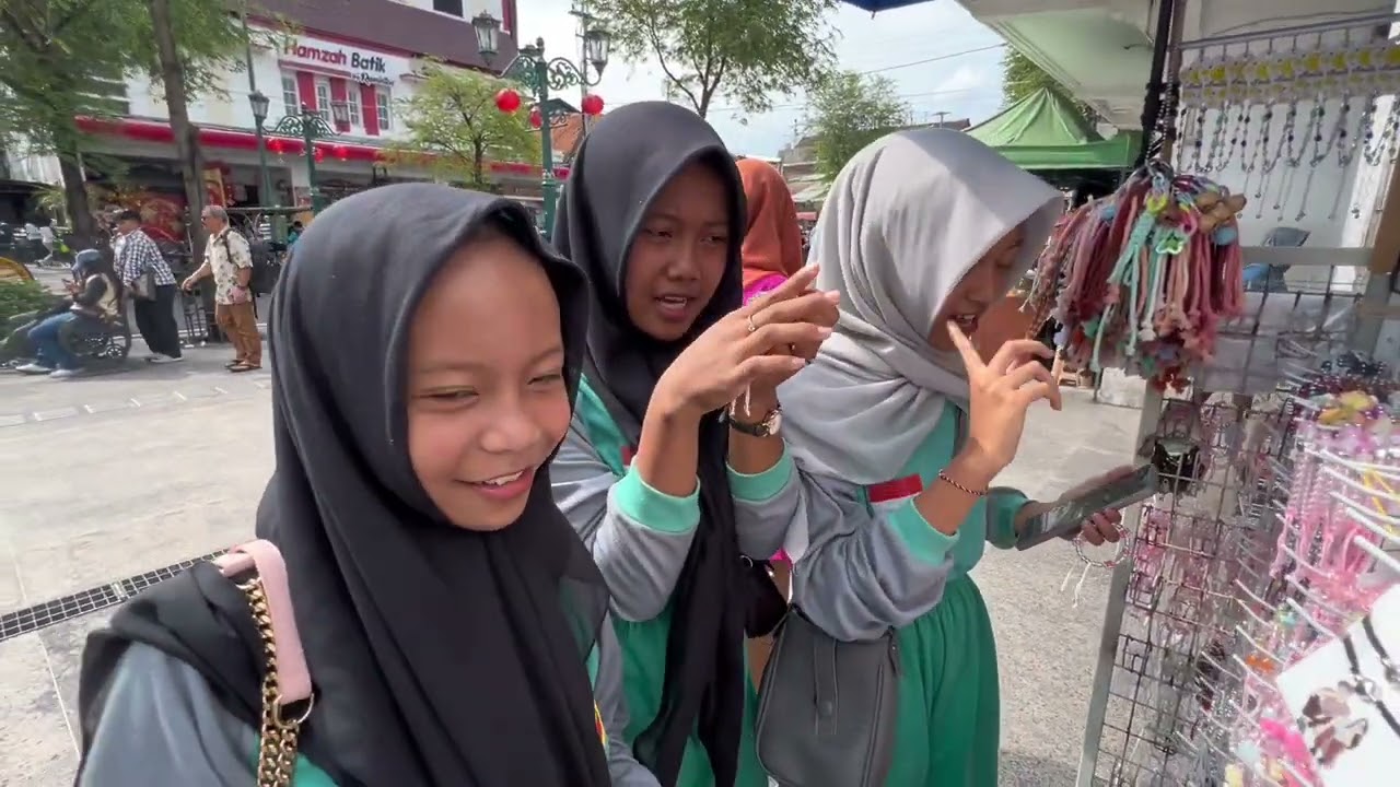 SMPN 1 KEMALANG OUTING CLASS GO TO YOGYAKARTA 