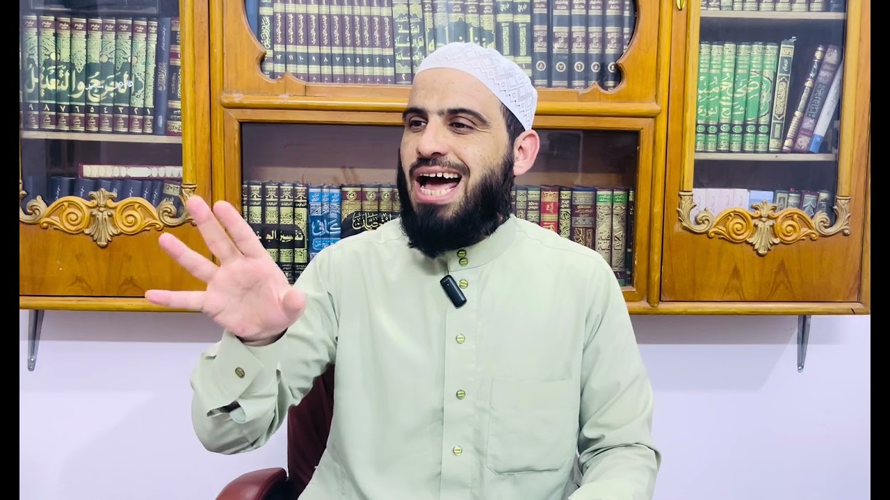 يقول الذهبي: كان أبو هريرة إذا أعطاه معاوية سكت فإذا أمسك عنه تكلم !!
