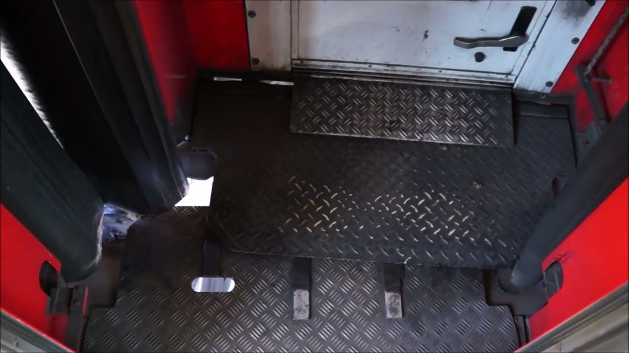 Wagenübergang von einem Doppelstockzug, Sihltalbahn