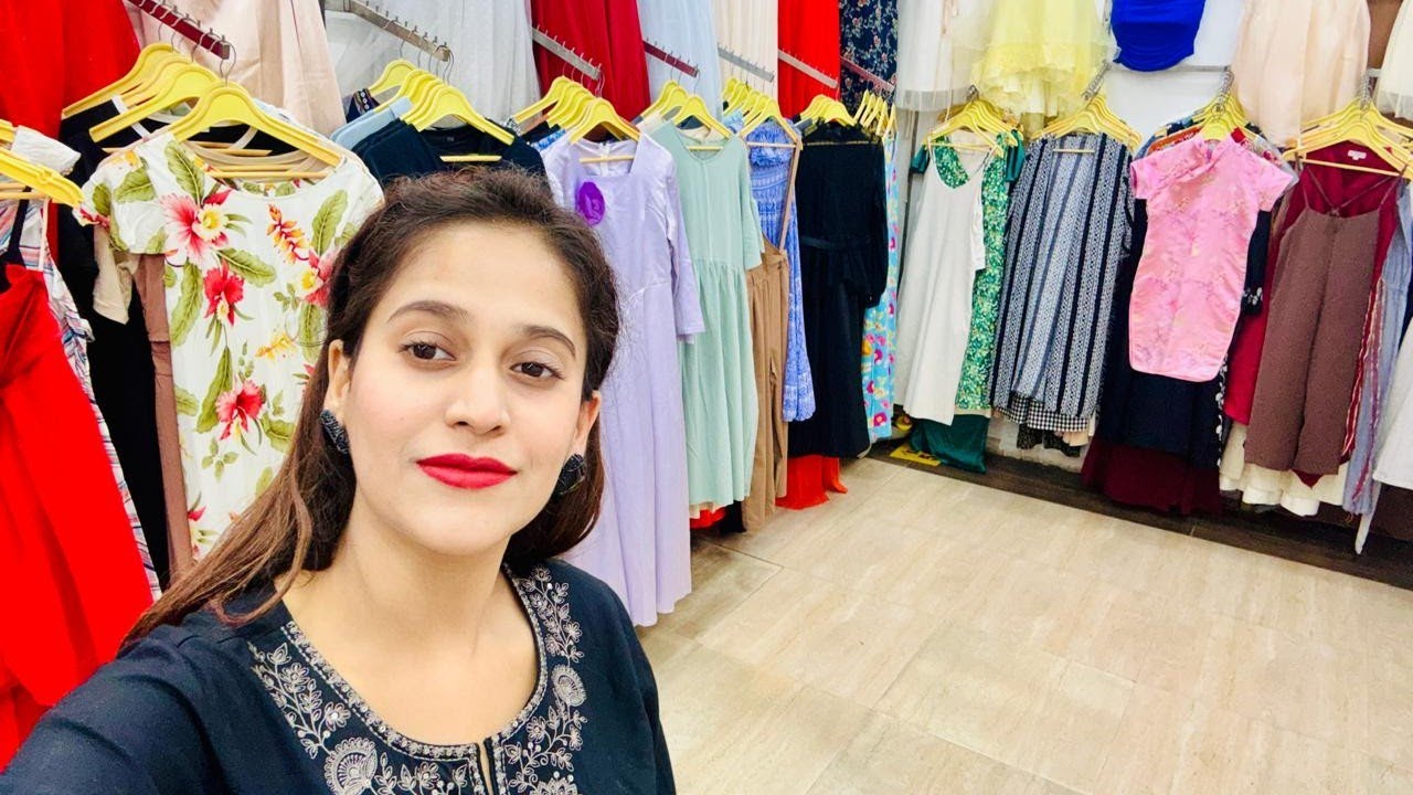 SAROJINI NAGAR PART 3 vlog 🥳🥰🎊🎉🛒🛍️💝🎁💖❤️♥️🥗#vlog #sarojininagar #dailyvlog  