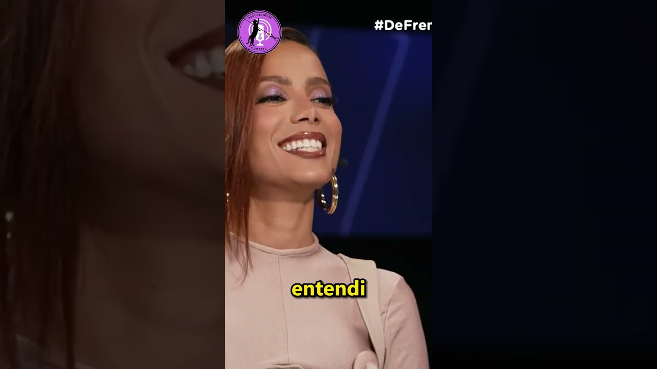 ANITTA DÁ PATADA EM BLOGUEIRINHA AO VIVO😮#shorts | PodcatsDelas Cortes