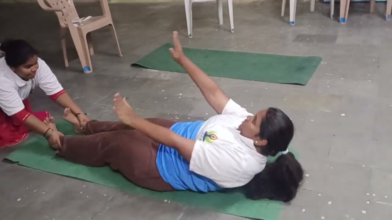 పొట్ట మీద ఉన్న కొవ్వు తగ్గి నాజూకుగా ఉండే యోగా చేయడం 