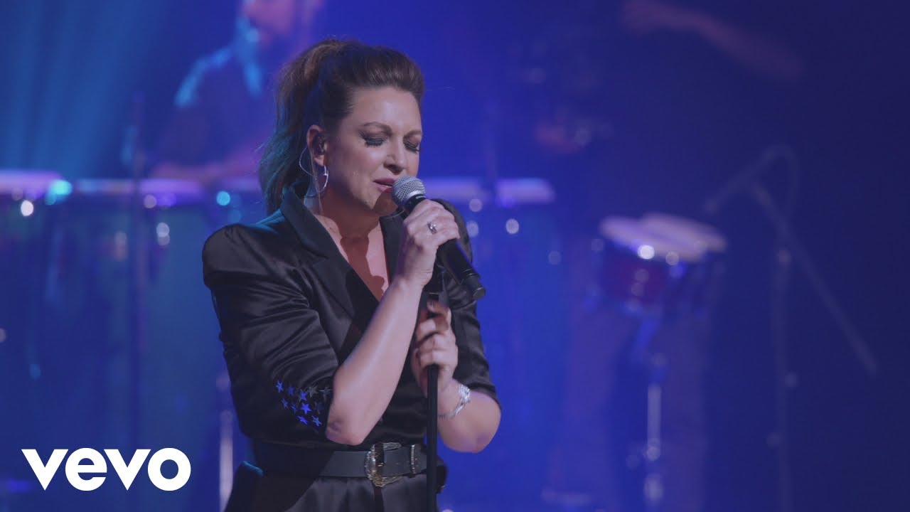 Ni&ntilde;a Pastori - Incomparable (En Directo)