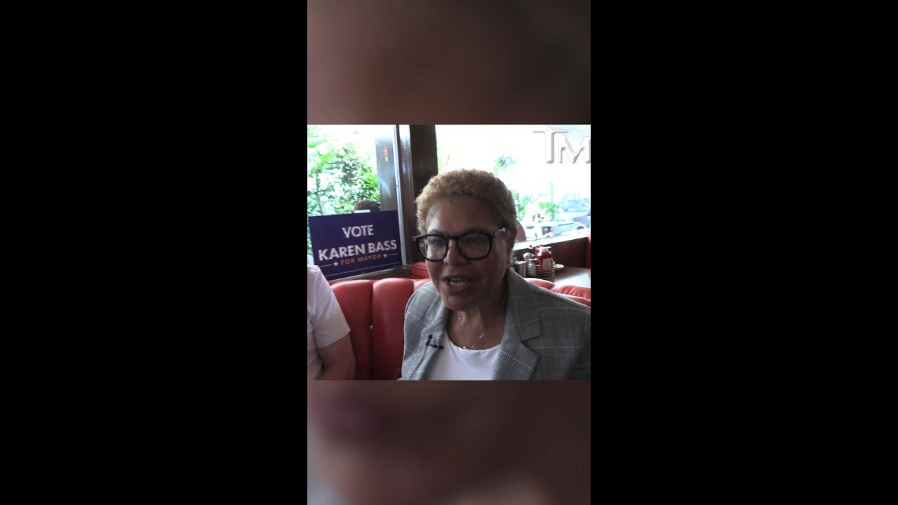 Карен Басс высмеивает квалификацию Спенсера Пратта в последней попытке одержать победу на выборах.