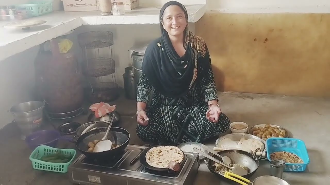pronthe di smell ayi tai sabb  bhaje agehh khan 😋❤️