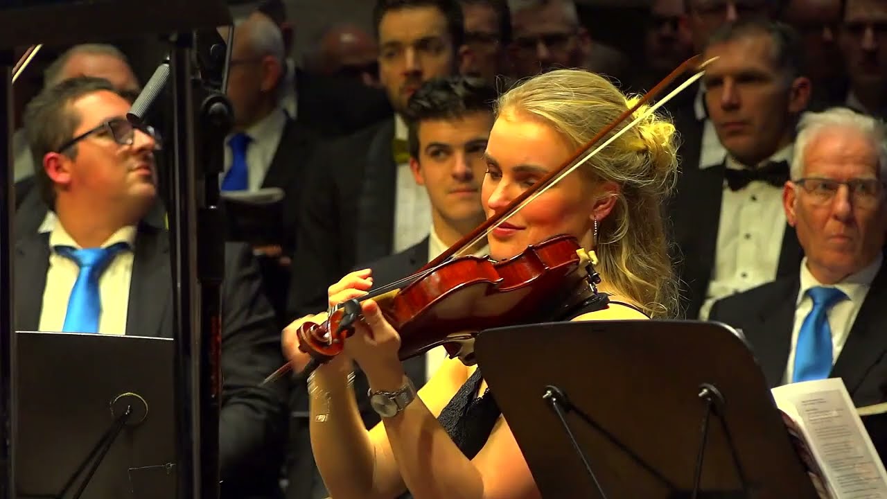EENZAAMHEID, Hollands Jongerenkoor in de Doelen olv Peter Wildeman - Official video