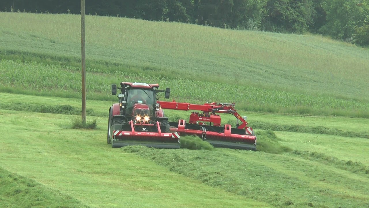 Case IH Maxxum 150 CVX with SIP Air merger on grassland in Germany