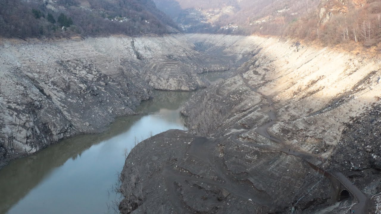 Lo svuotamento della diga della Verzasca