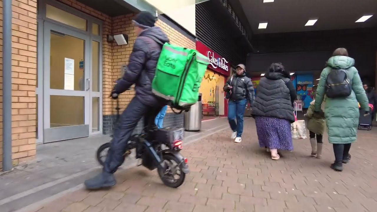 Walking Through Edmonton Green Shopping Centre 🛍️🍔🍌
