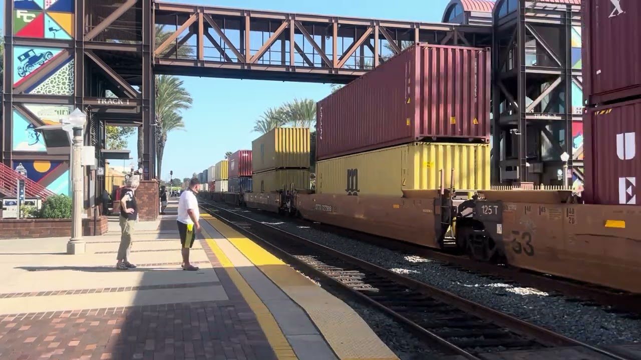 Bnsf 3859 passes through Fullerton train station ft. Big horn show on 1/31/26
