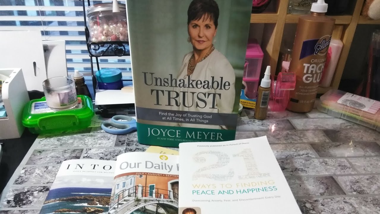 Joyce Meyers Book Haul / In Touch & Our Daily Bread
