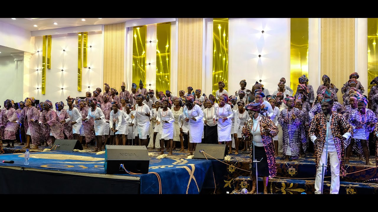 Àṣa wa by Akọrin Oòduà for Oló̩jó̩ festival (Amazing Live Performance)