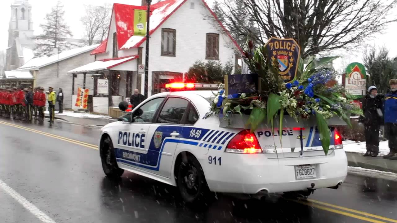 Fun&eacute;railles civiques du policier Vincent Roy