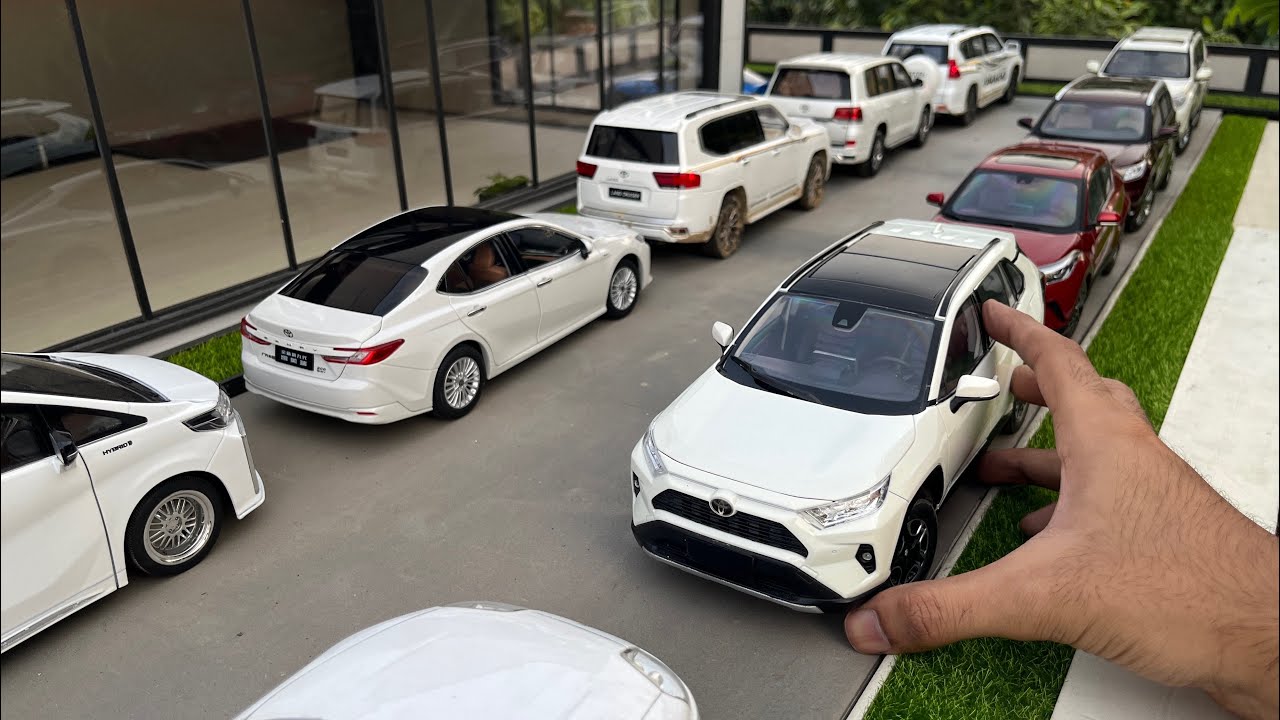 Огромная коллекция машин Toyota в масштабе 1:18 | Литые модели машин