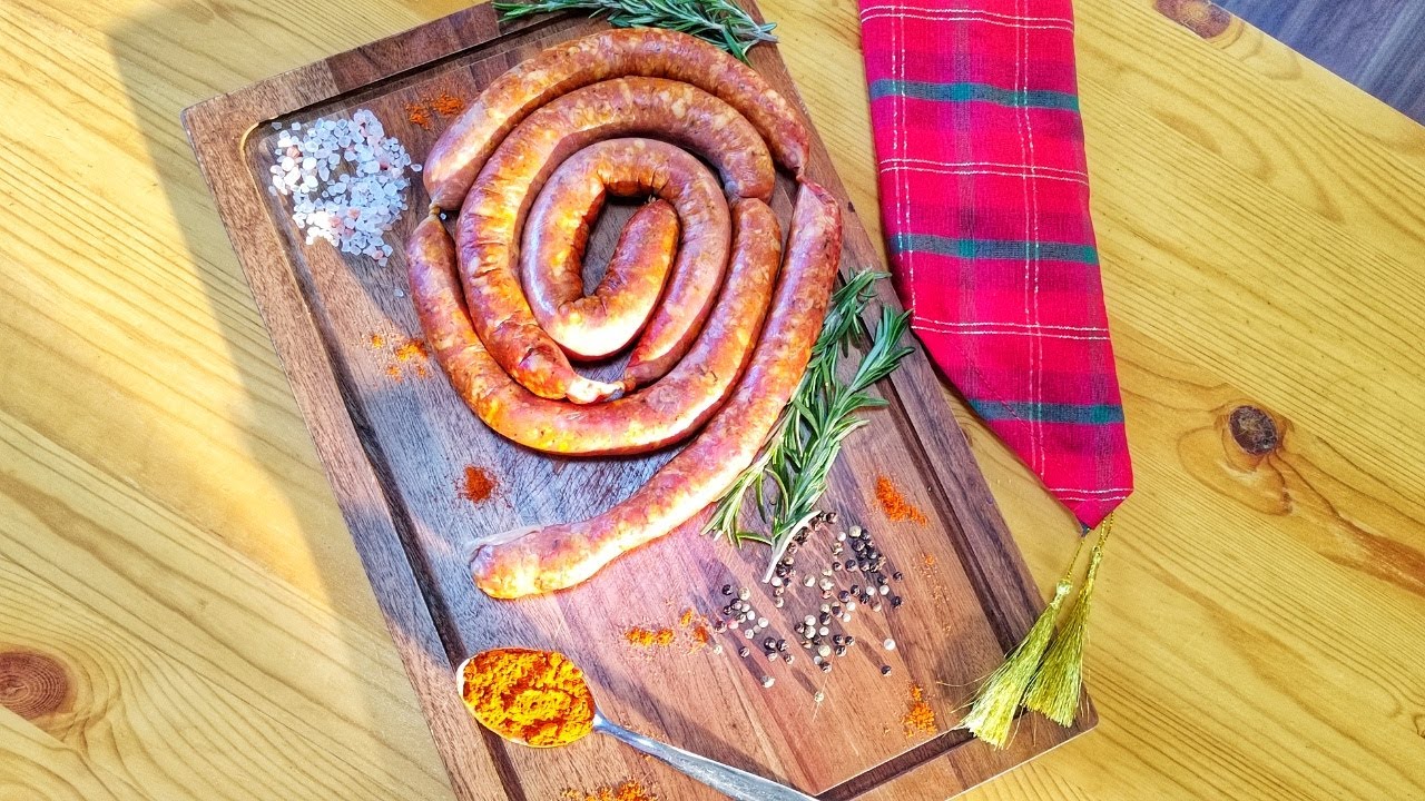 Carnati de casa din carne de porc | Homemade Romanian Pork Sausages