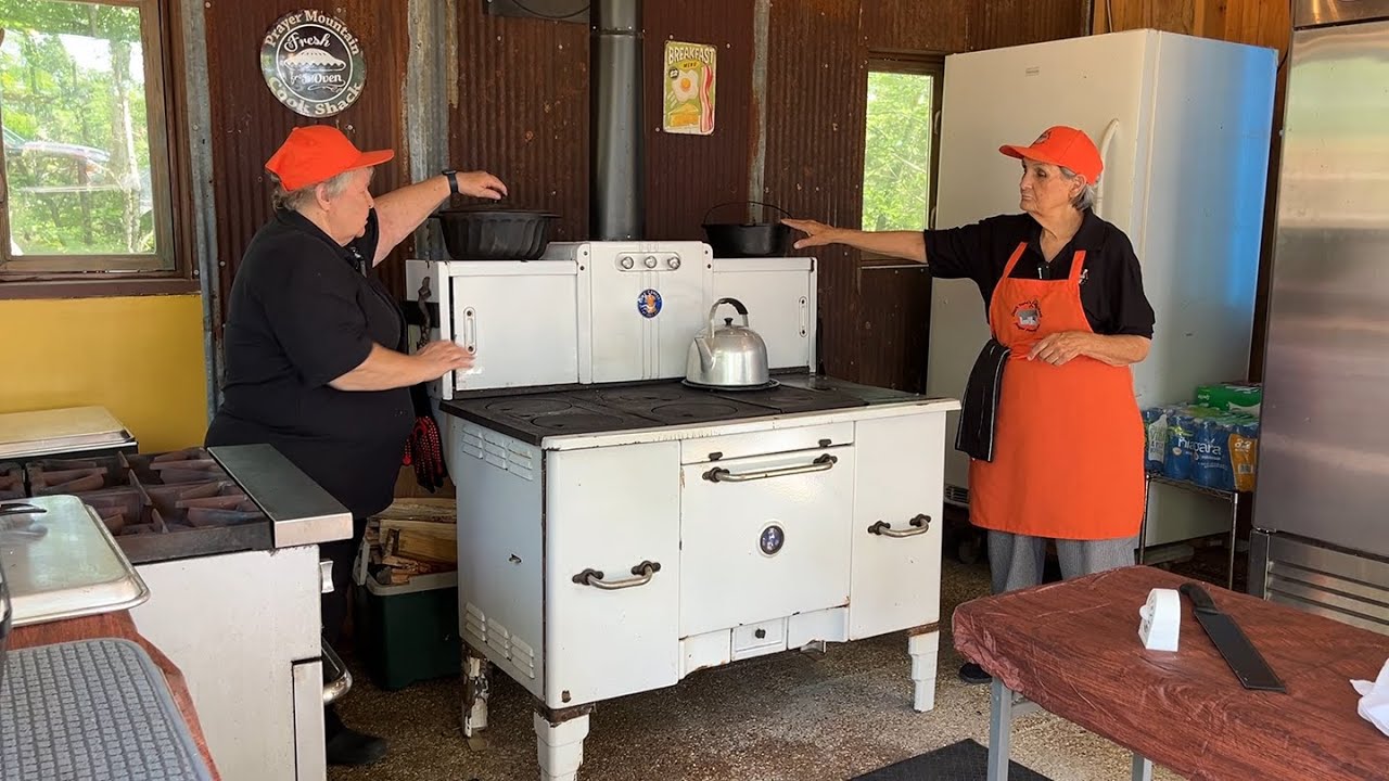 Ozark Nana's CookShack_1930s Wood Burning Stove and Apple Pie!