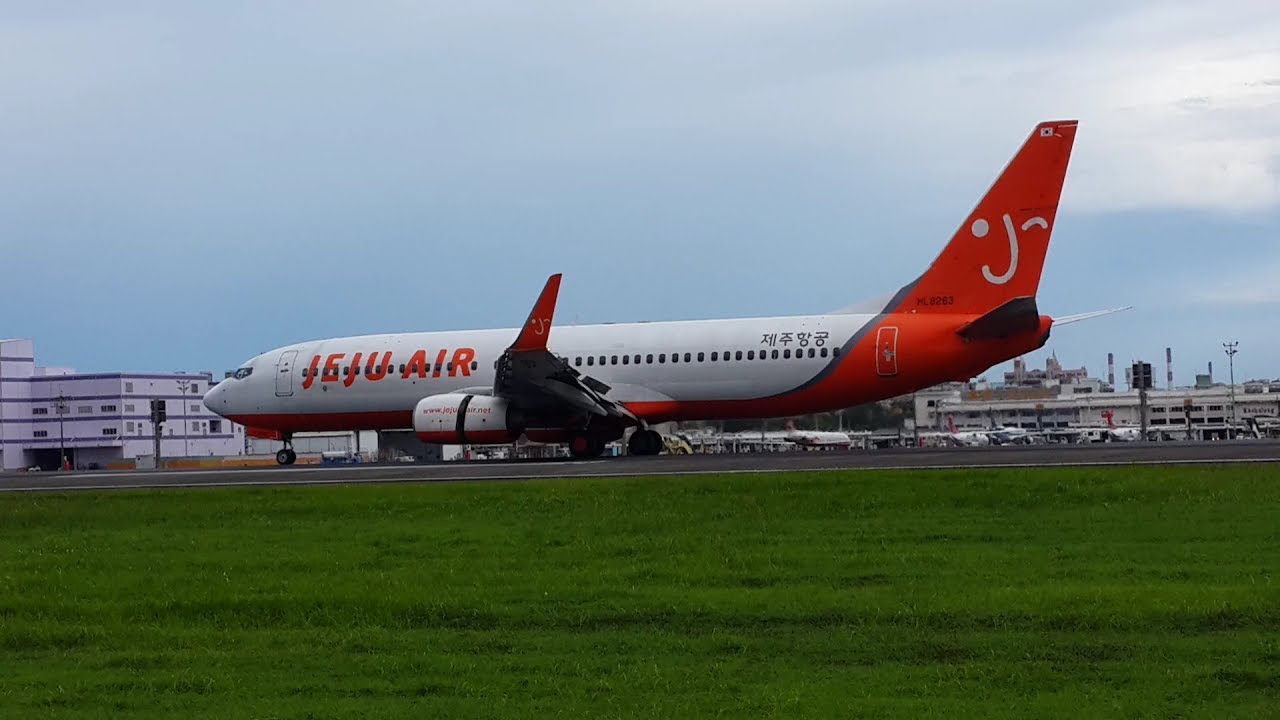 Jeju Air 737-800 Landing & Takeoff at RCKH/KHH (Jul.04.2017)