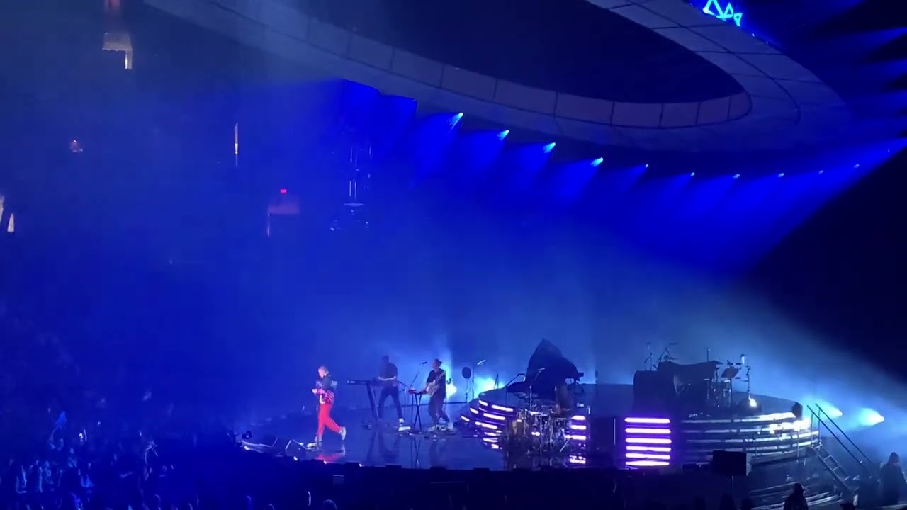 Dermot Kennedy - All My Friends LIVE at The Wonder World Tour - Vancouver, BC @ Rogers Arena 2022