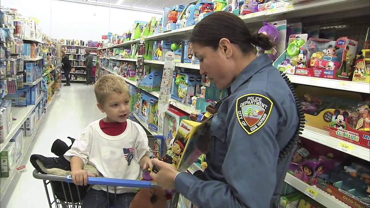 Egg Harbor Township Police Athletic League Shop With A Cop 2013