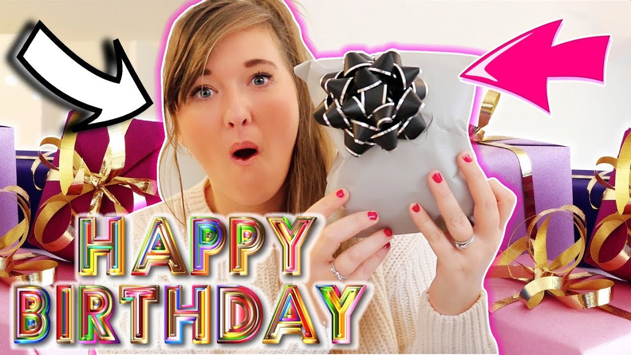 MUMS BIRTHDAY SURPRISE - OPENING PRESENTS! VLOGMAS DAY 14!
