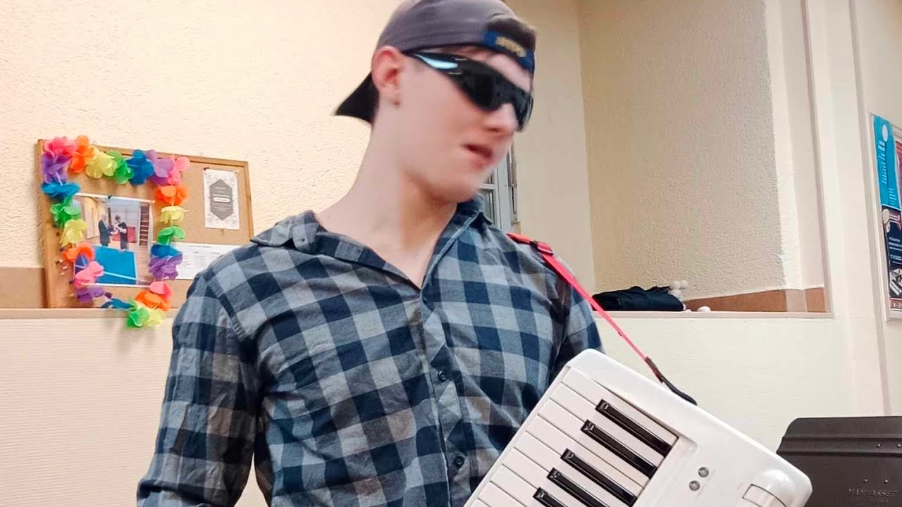 STUDNIÓWKA 2025 SZKOŁA TO SĄ CHWILE (AKCENT PARODIA)