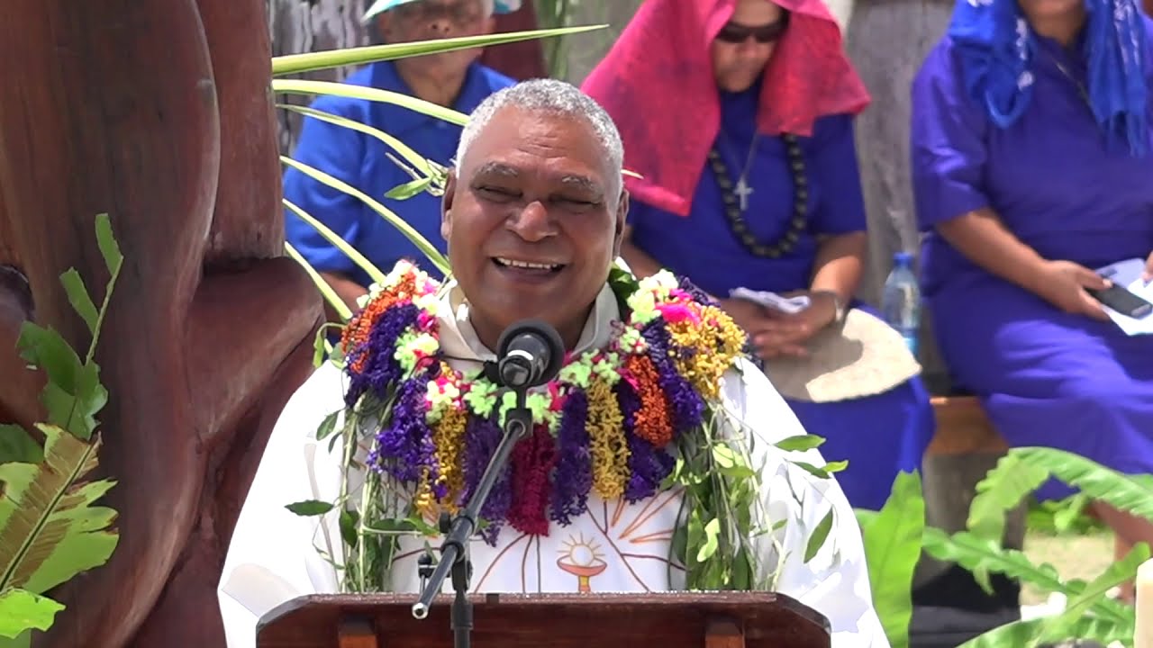 Père Roch APIKAOUA : 30 ans de sacerdoce (Kwenyii Prod ©)