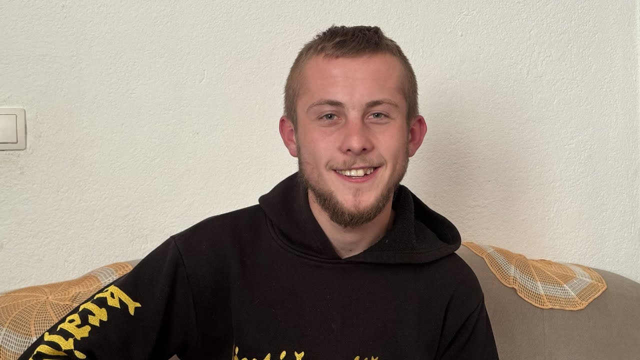 Ima samo 21. godinu a ženio se dva put! Žene su ga prevarile a sada traži treću!