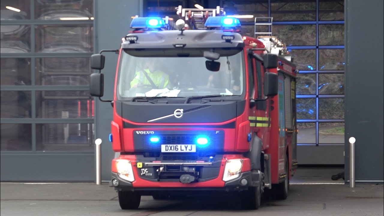 West Midlands Fire & Rescue Service, Coventry, Brigade Response Vehicle (B035), turnout to an alarm
