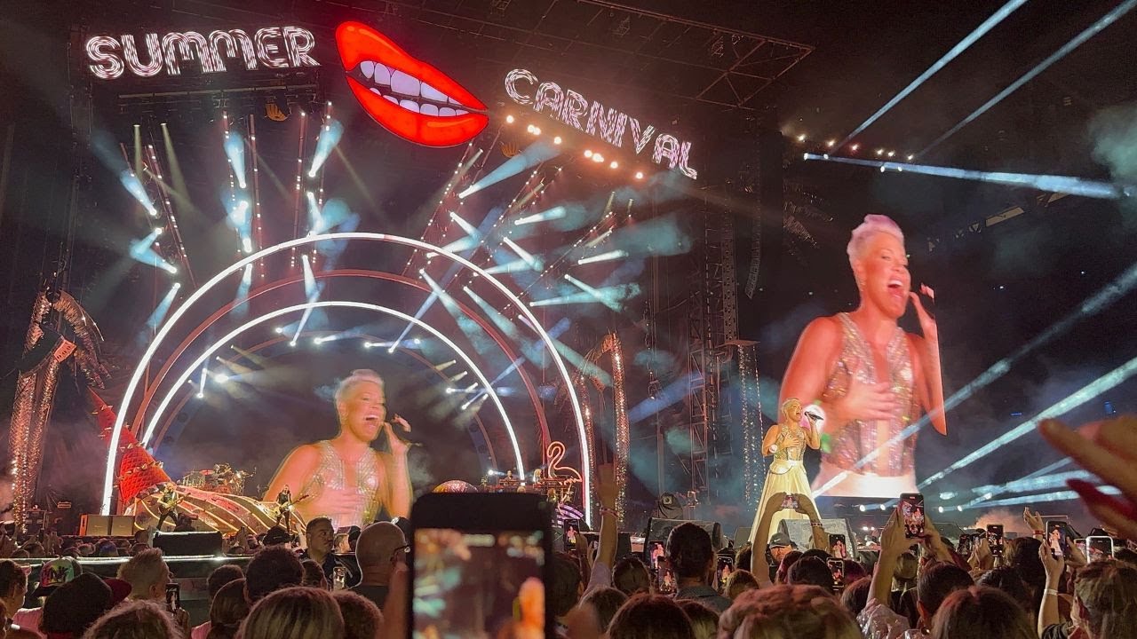 PINK'S SUMMER CARNIVAL CONCERT IN BRISBANE AUSTRALIA || 16 FEB 2024