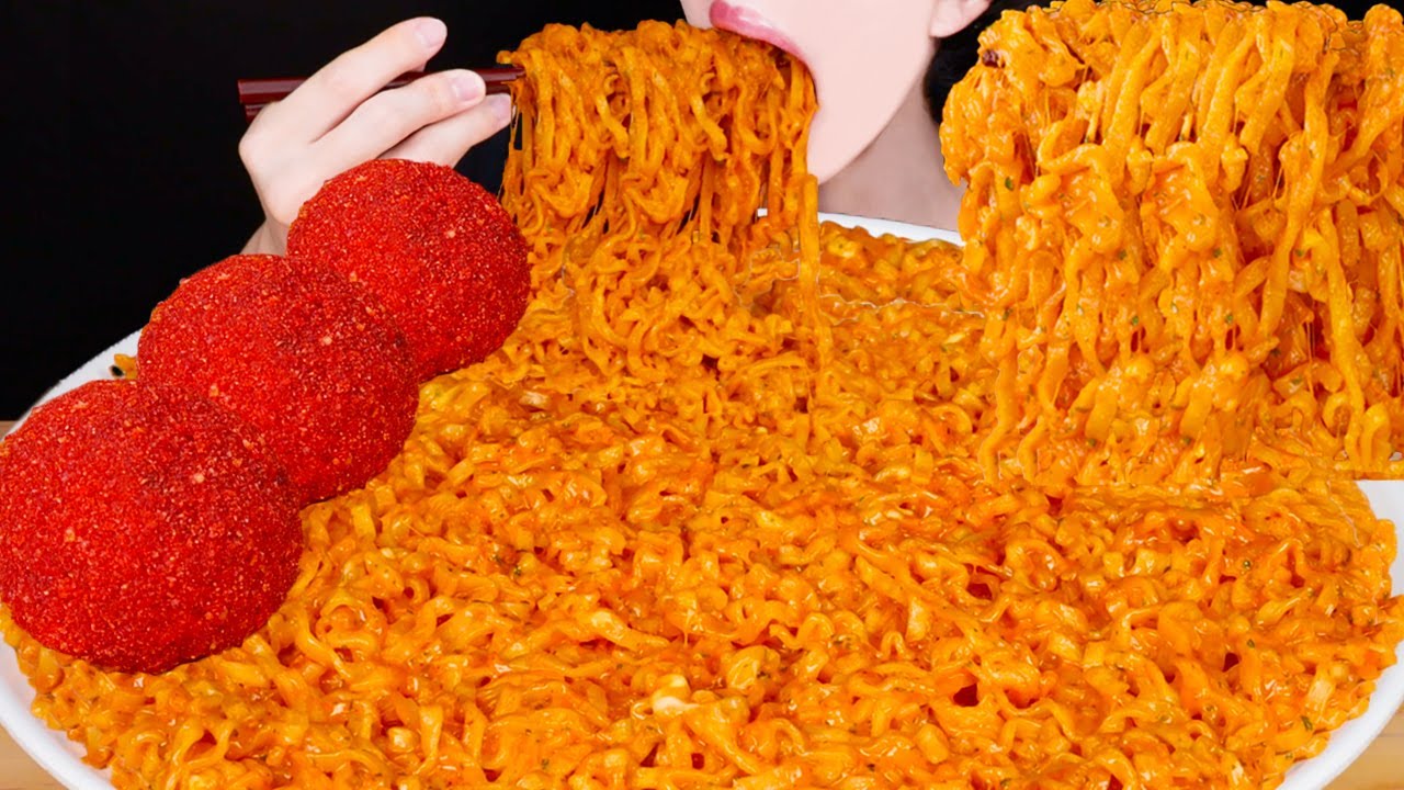 ASMR HOT CHEETOS CHEESE BALLS SPICY RAMEN CHEESY CARBO FIRE NOODLES COOKING MUKBANG 먹방 EATING SOUNDS