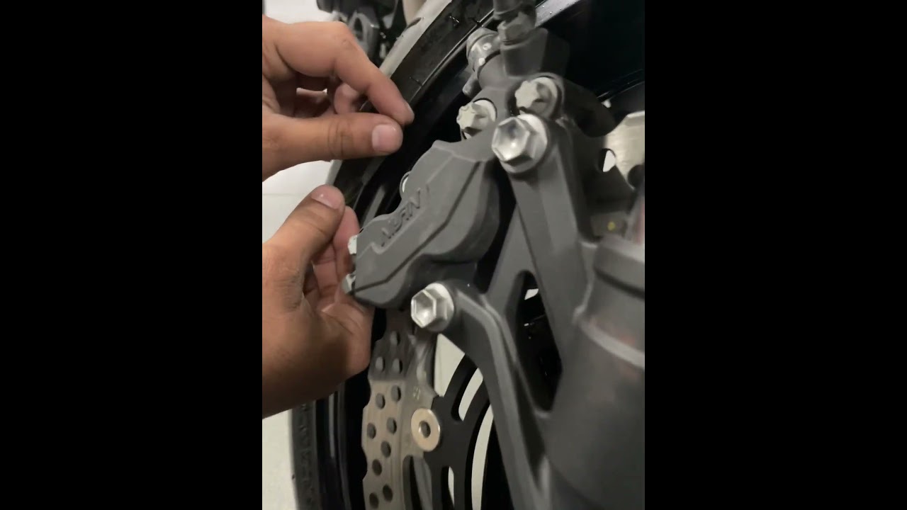 Kawasaki Z900 alloy wheel replace (part1) 