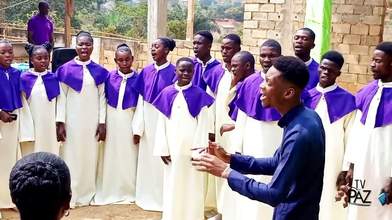 CORO ESCODOM BETÂNIA NGOMA -PROVINCIA - ZAIRE. culto de acção de graças