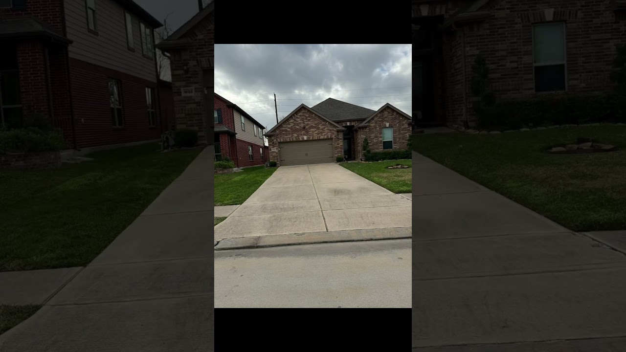 Driveway cleaning in Manvel Tx