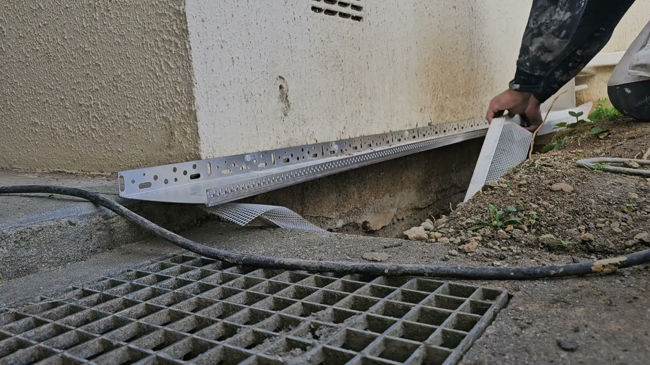 Lábazati indító profil rögzítése, ablakáva másodolása!