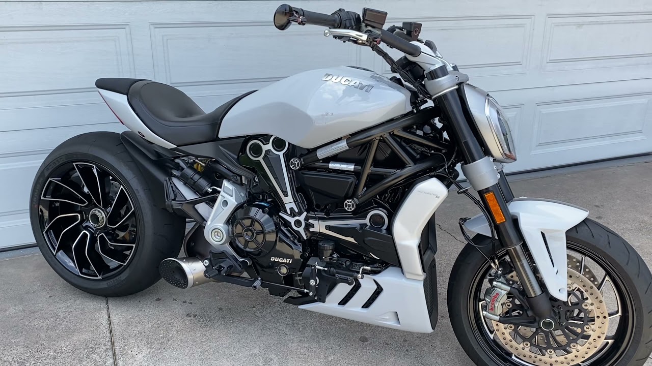 2018 Ducati XDiavelS in Iceberg White Walk around and Component details