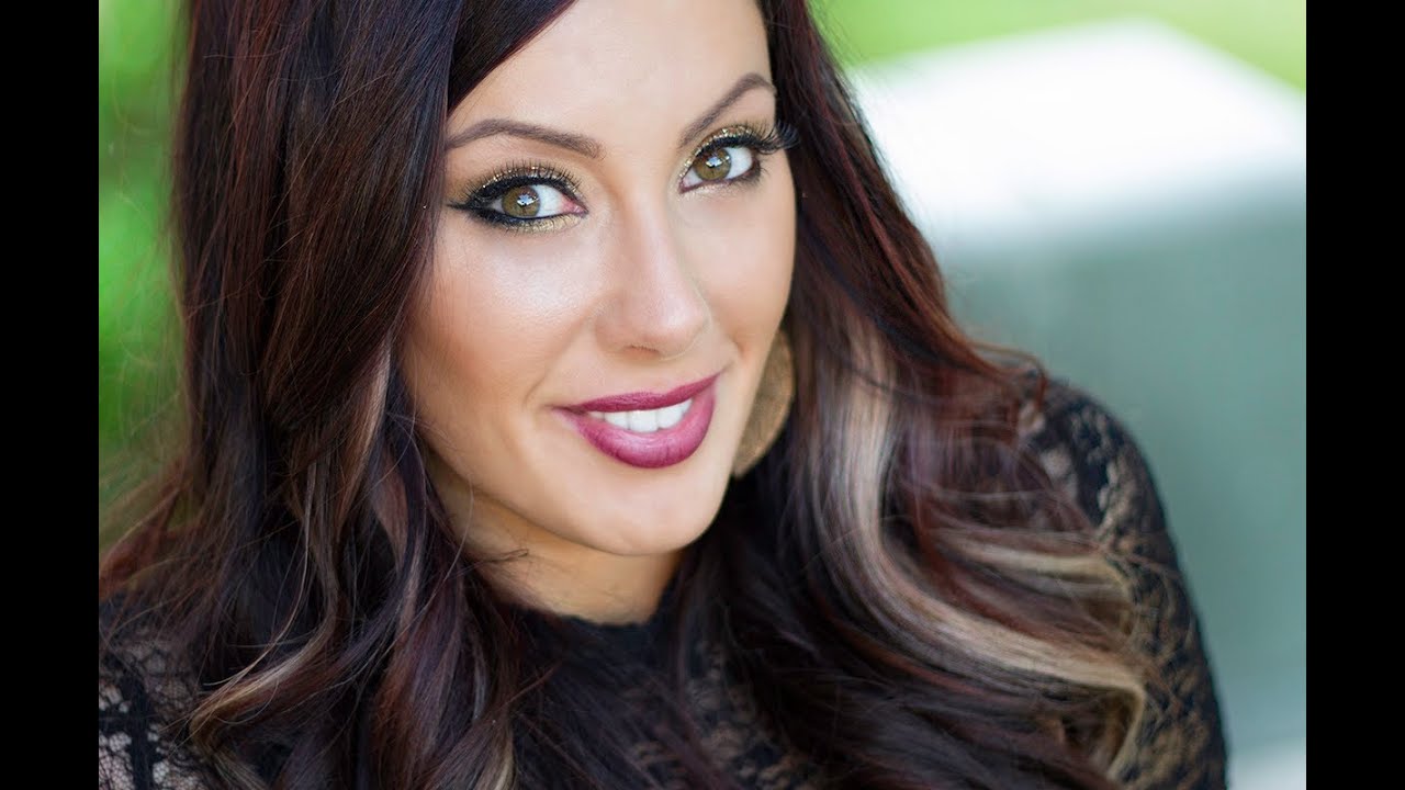 Gold and Glamorous Makeup for the Holidays