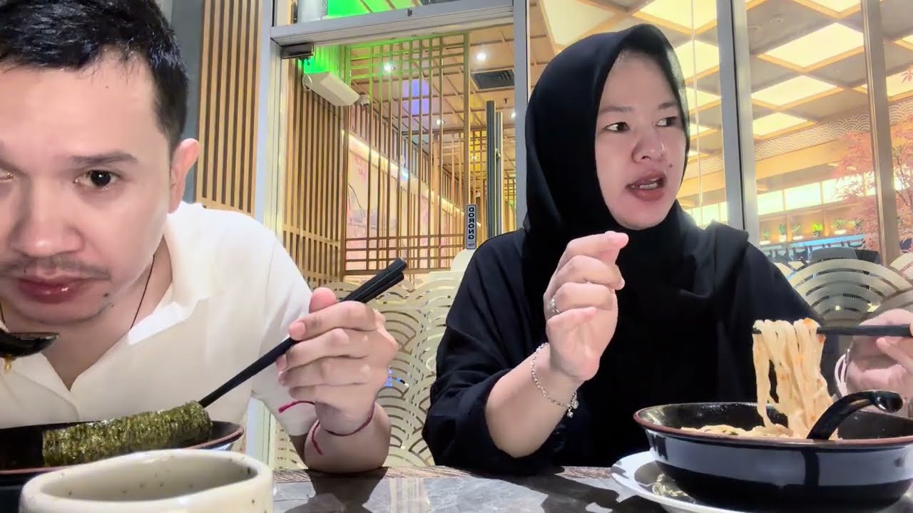 Tiba2 pengen makan ramen di seirock ya ramen 